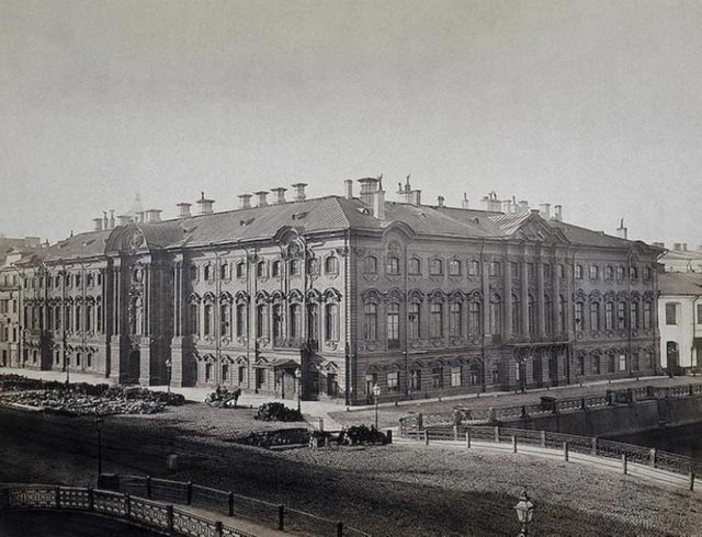 Строгановский дворец.Фотограф Вильям (Василий Андреевич) Каррик 1868 г.