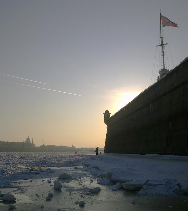 Петропавловская крепость Нарышкин бастион. Нева зимой.