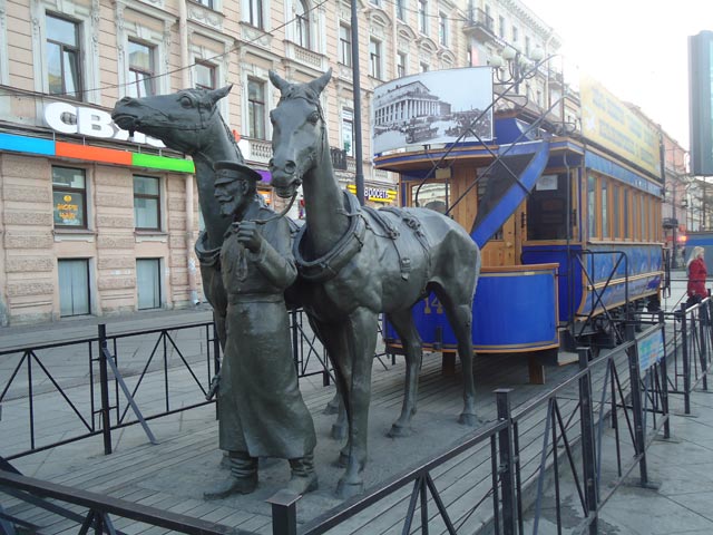 Памятник Петербургской конке