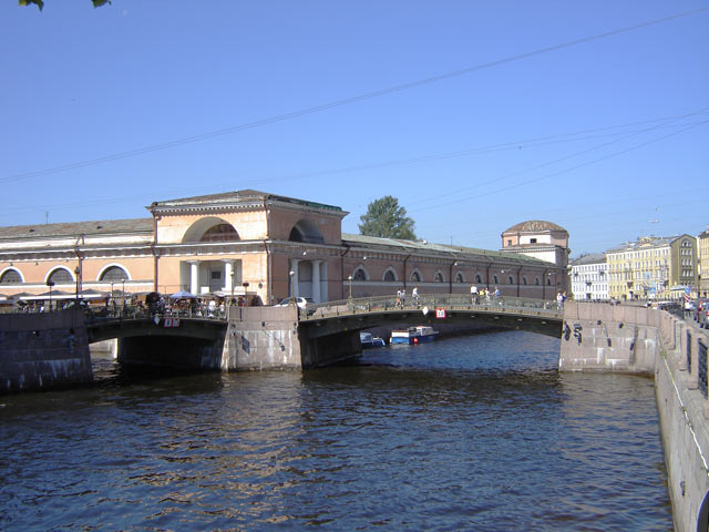 Театральный мост,Мало-Конюшенный мост(Трехколенный мост).