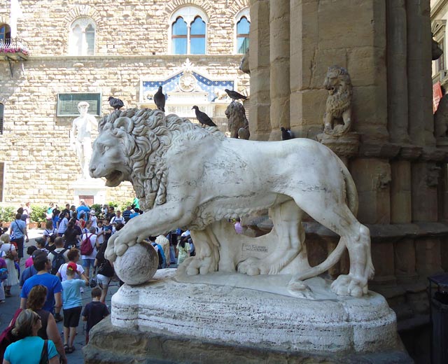 Лев на площади Синьории.Флоренция.Италия