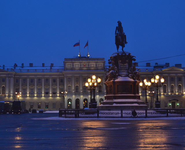 Памятник Николаю I. Мариинский дворец.