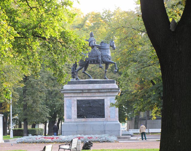 Памятник Петру I у Михайловского замка.Санкт-Петербург.