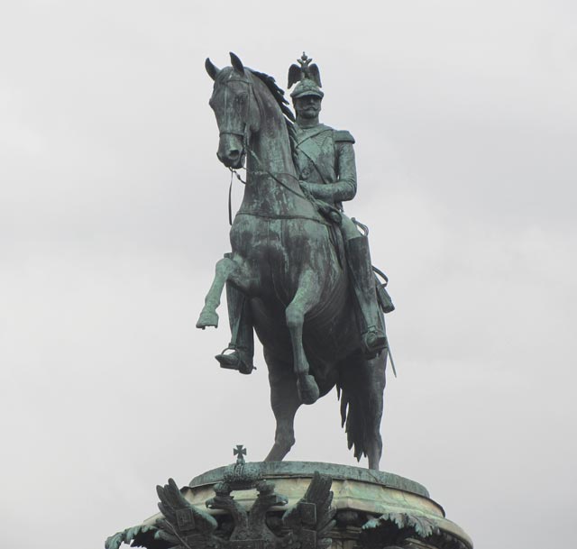Памятник Николаю I.