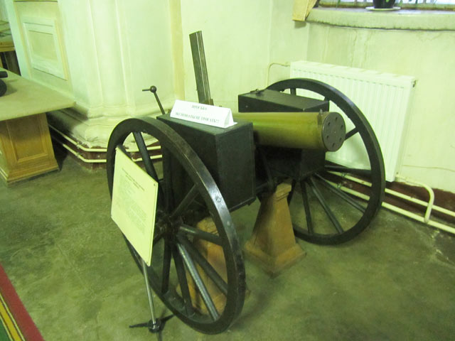Артиллерийский музей.6-тиствольная скоростная пушка 1873 г.