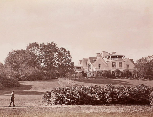 Вид дворца Коттедж в Александрии. Фото А.Ясвоин. Начало 1880-х гг.