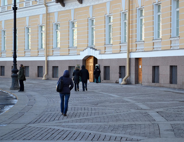 Здание Главного штаба. Вход в музей