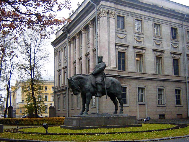 Памятник Александру III фото