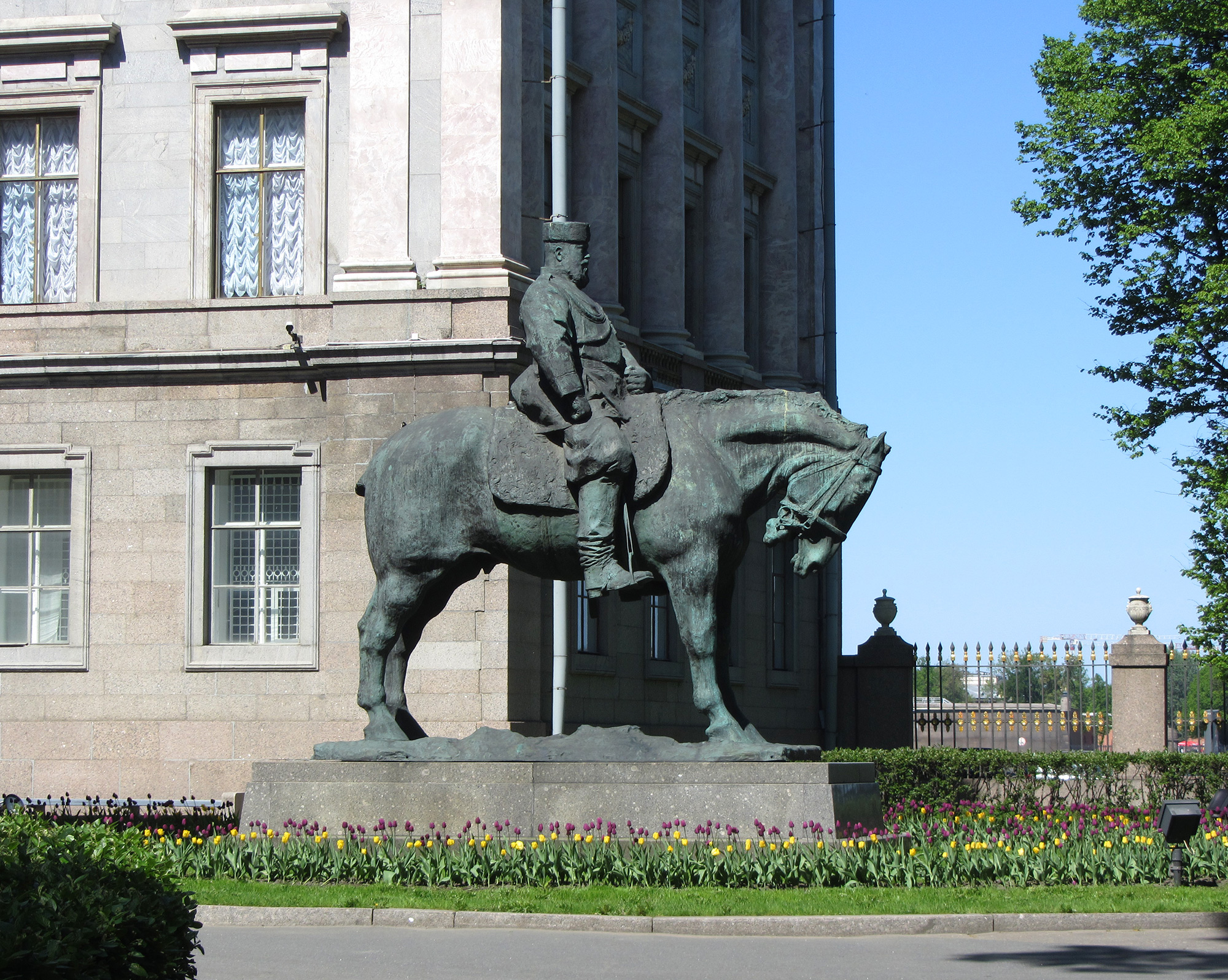 Памятник Александру 3 Фото