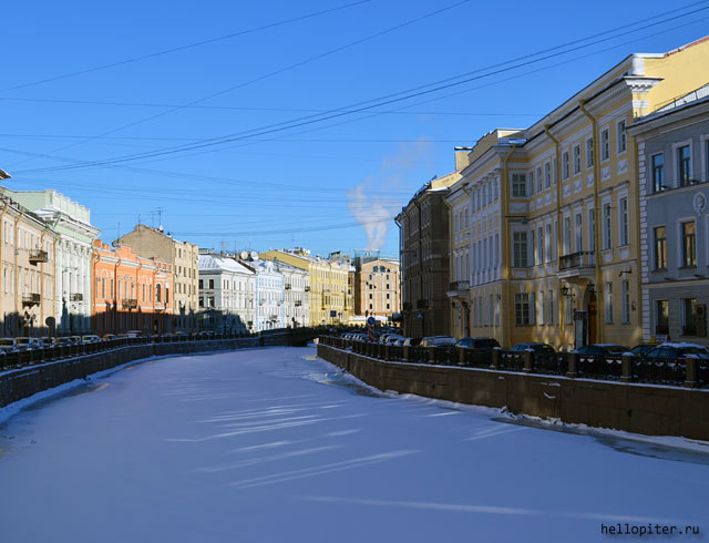 Набережная Мойки. Вид с Певческого моста. Санкт-Петербург