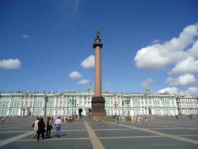 Александровская колонна. Зимний дворец.
