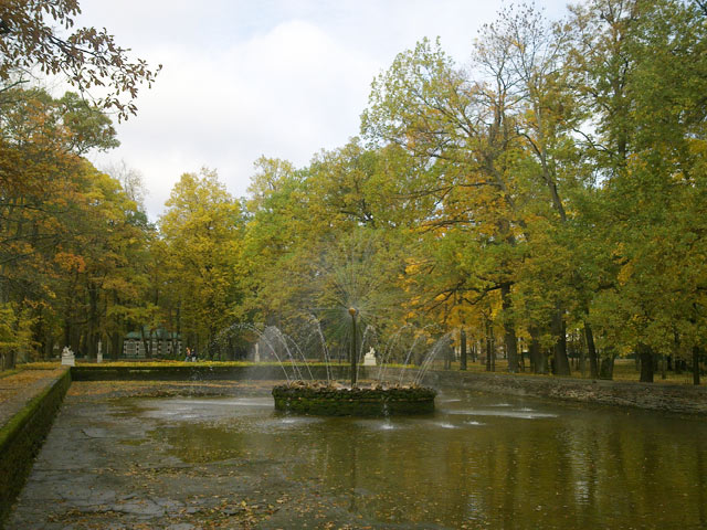 Петергоф осенью