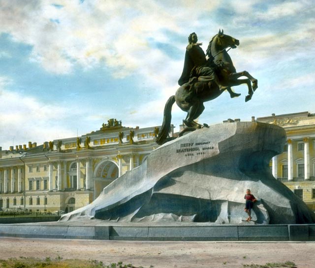 Площадь декабристов.Ленинград.Фотограф Брэнсон Де Ку.1931 г.