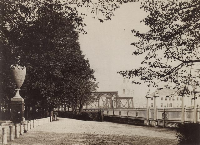 Летний сад, вид на Цепной мост.Фото до 1872 г. Бианки И.К.