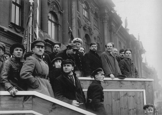 С. М. Киров на центральной трибуне на пл. Урицкого (Дворцовая пл.). 1 мая 1926 г.