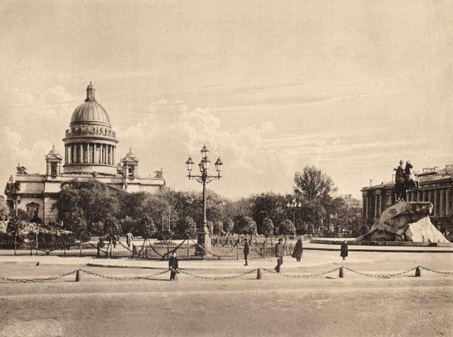 Исакиевский собор и Медный всадник.Фото нач.XX века.
