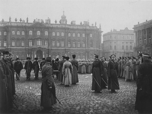 Построение колонн Петроградского гарнизона перед началом парада. 1 мая 1923 г. Фото Буллы