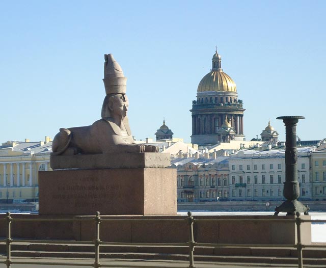 Сфинксы на набережной перед Академией художеств.Исаакиевский собор.
