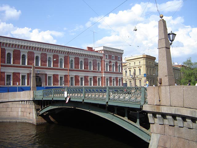 Поцелуев мост