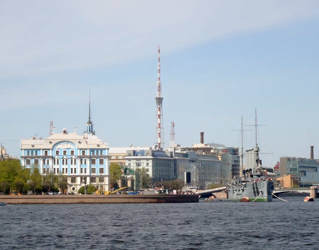 Крейсер "Аврора".Училищный дом им. Петра Великого