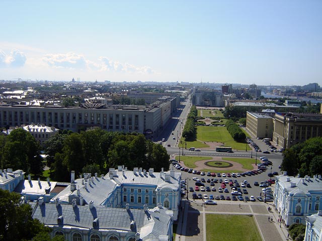 Вид на площадь Растрелли