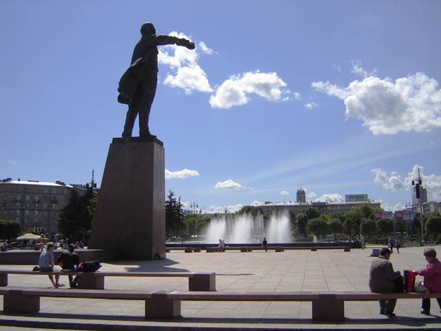 Фонтанный комплекс на Московской площади