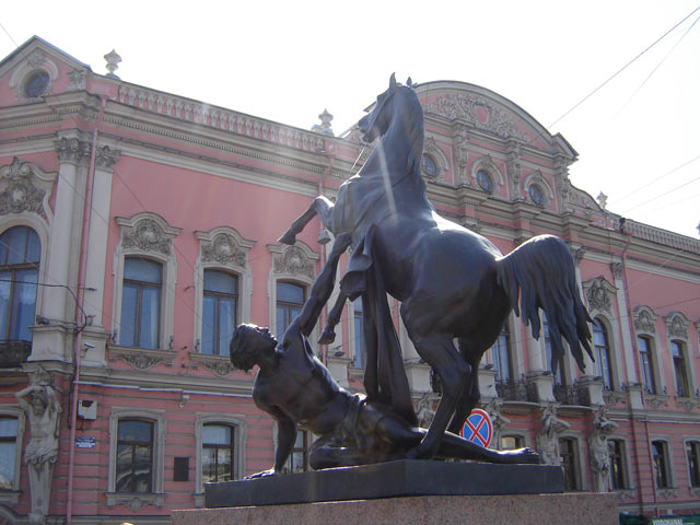 Аничков мост.