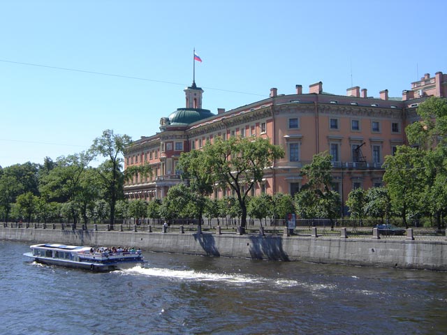 Водные экскурсии по рекам и каналам Санкт-Петербурга