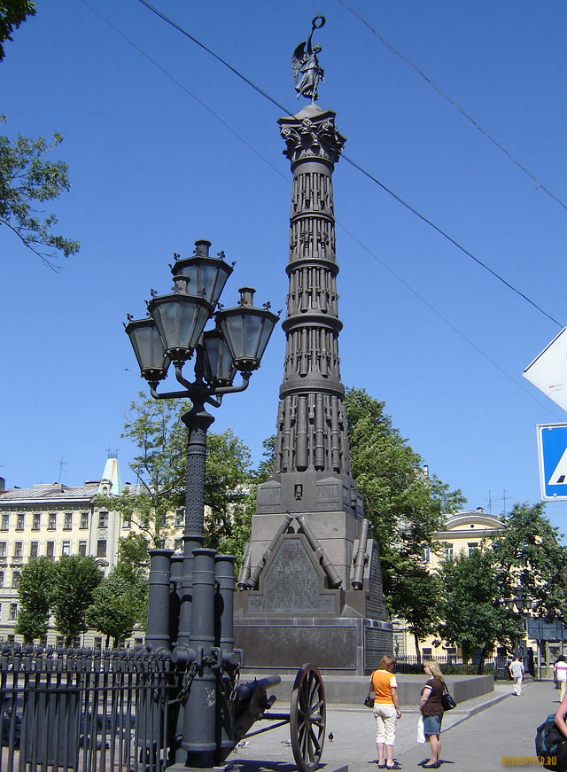 Колонна Славы в честь победы в Русско-Турецкой войне 1877-1878 гг.арх-р Д.И.Гримм.