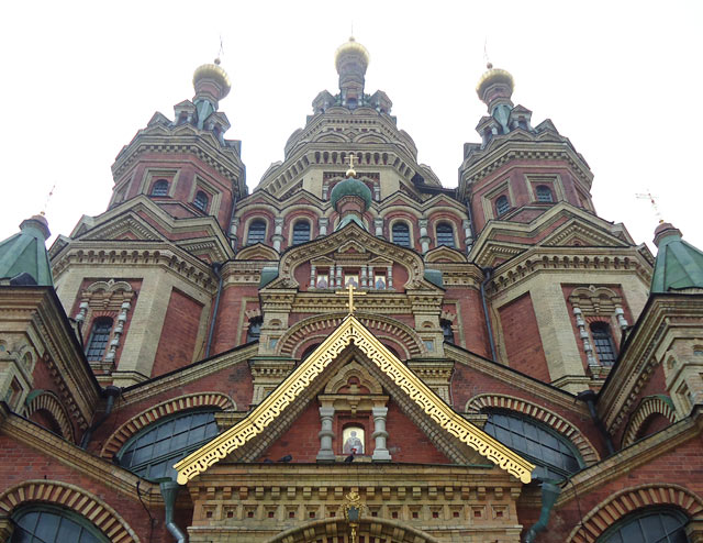 Петропавловский собор в Петергофе фото.
