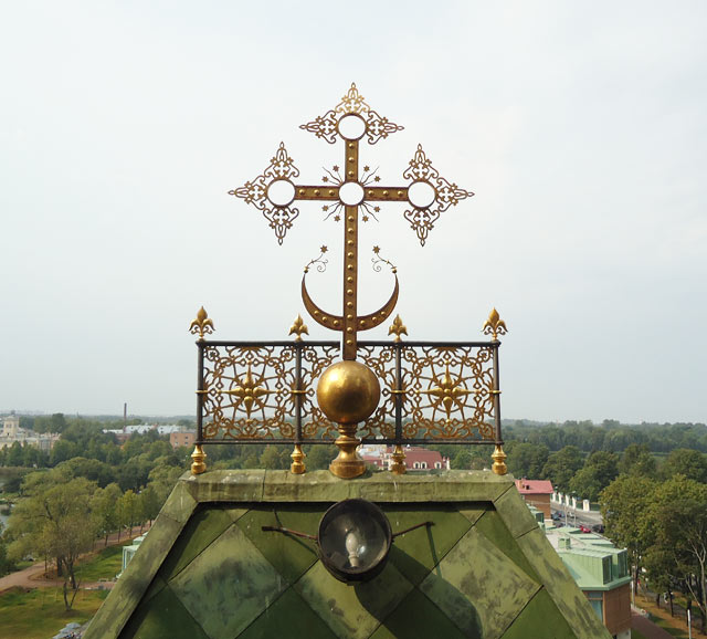 Петропавловский собор в Петергофе фото