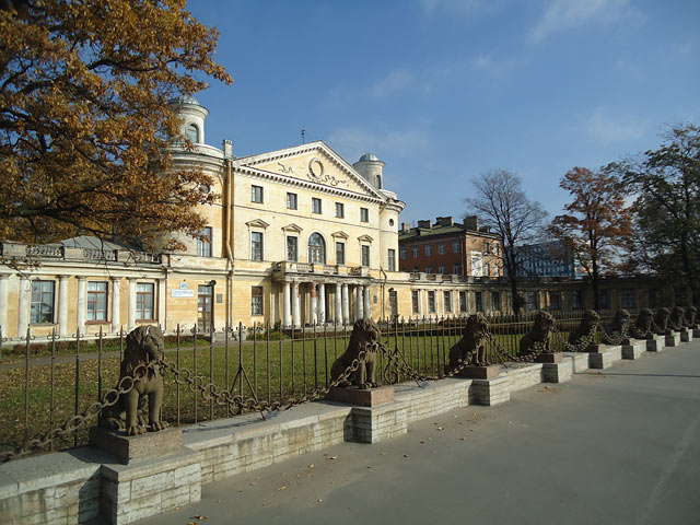Ограда из 29 львов.Санкт-Петербург