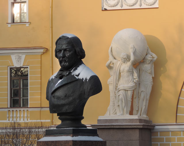 Памятник М.И.Глинке Александровский сад