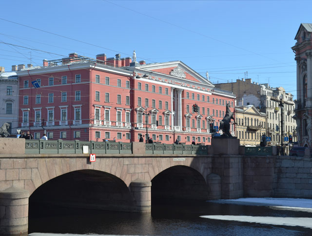 Аничков мост.
