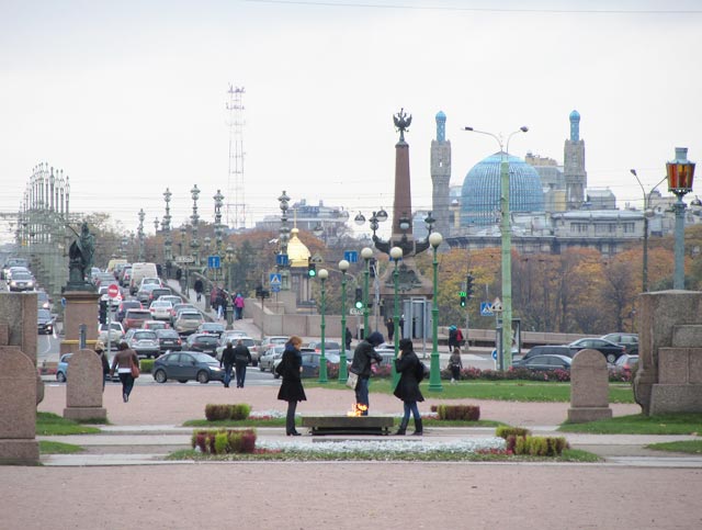 Марсово поле.Вид на пл.Суворова , Троицкий мост и Мечеть.