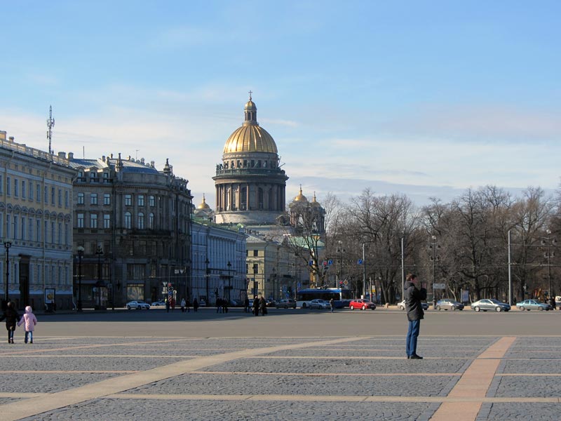 Дворцовая площадь.Вид на Исаакиевский собор.