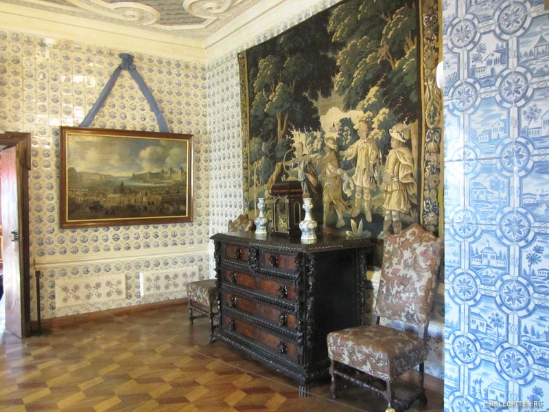 Меншиковский дворец.Предспальня.
