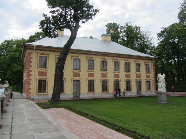    I.-