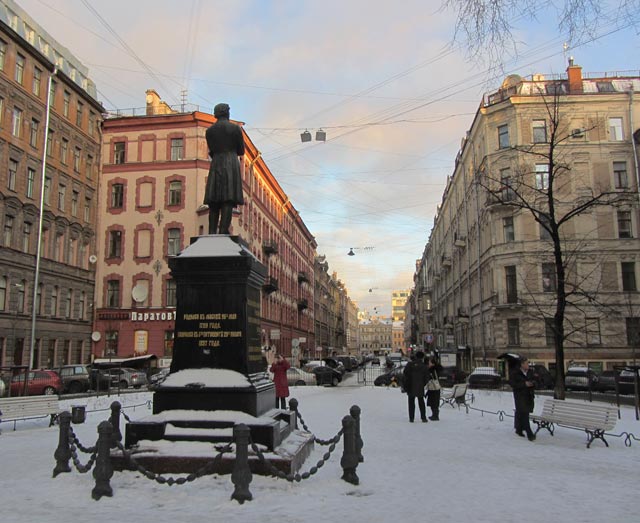 Памятник А.С.Пушкину.Вид на Невский проспект.