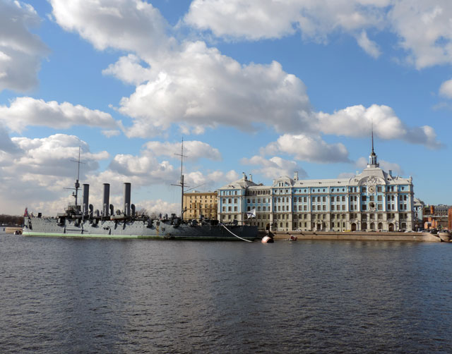 Училищный дом им. Петра Великого.Санкт-Петербург