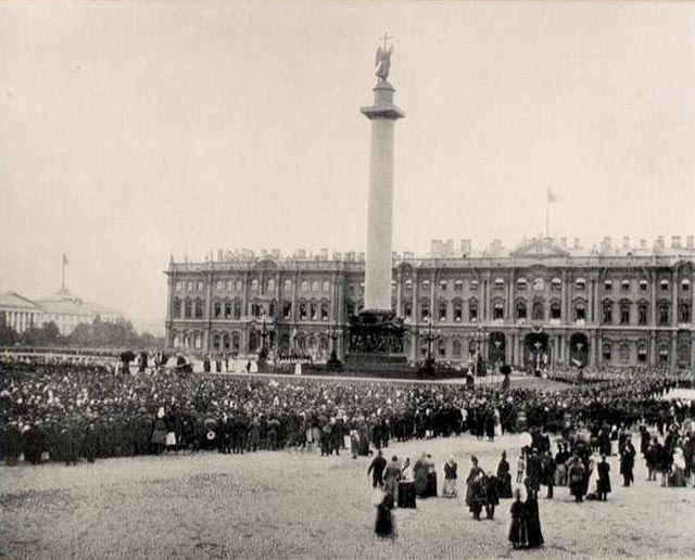 Александровская колонна.Издание фототипии П.И.Бабкина Спб, 1895 г.