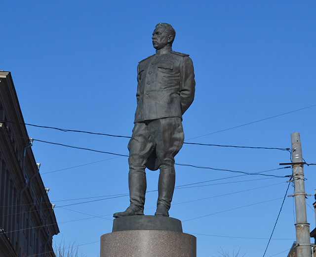 Памятник маршалу Л.А.Говорову. Санкт-Петербург