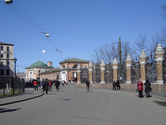 Конюшенный двор фото