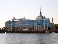 Училищный дом им. Петра Великого(Нахимовское училище)