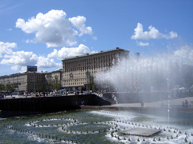 Фонтанный комплекс на Московской площади