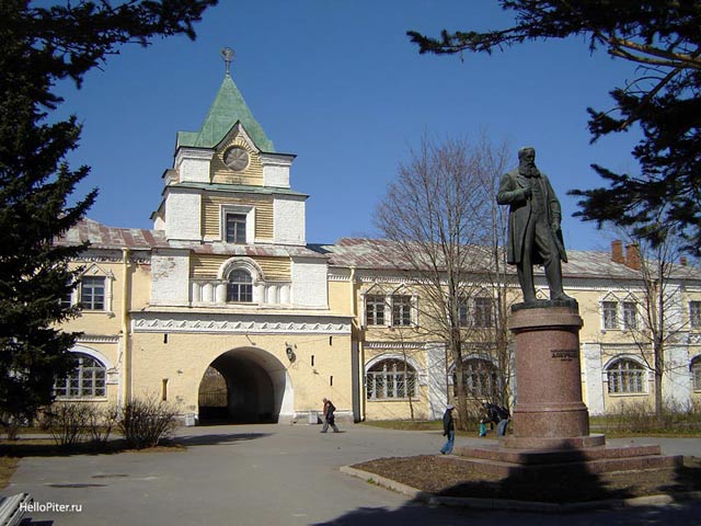 Памятник Докучаеву.Царское село
